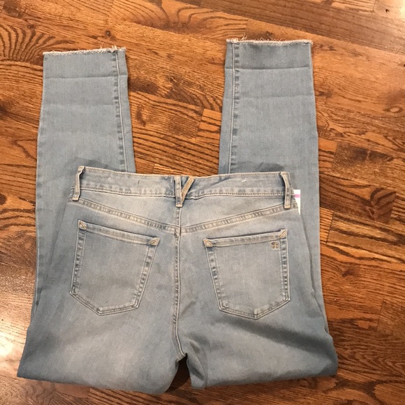 Jessica Simpson Relaxed Skinny Crop Jeans - Picture 5 of 14